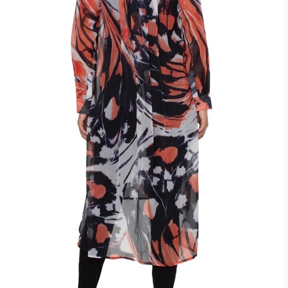 Liverpool Los Angeles Mariposa Print Long Sheer Blouse - Picture 4 of 6